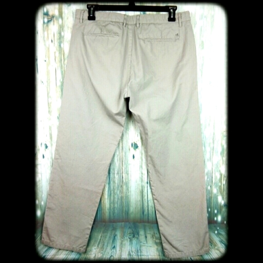 Calvin Klein 36x32 chino pants - Picture 2 of 8